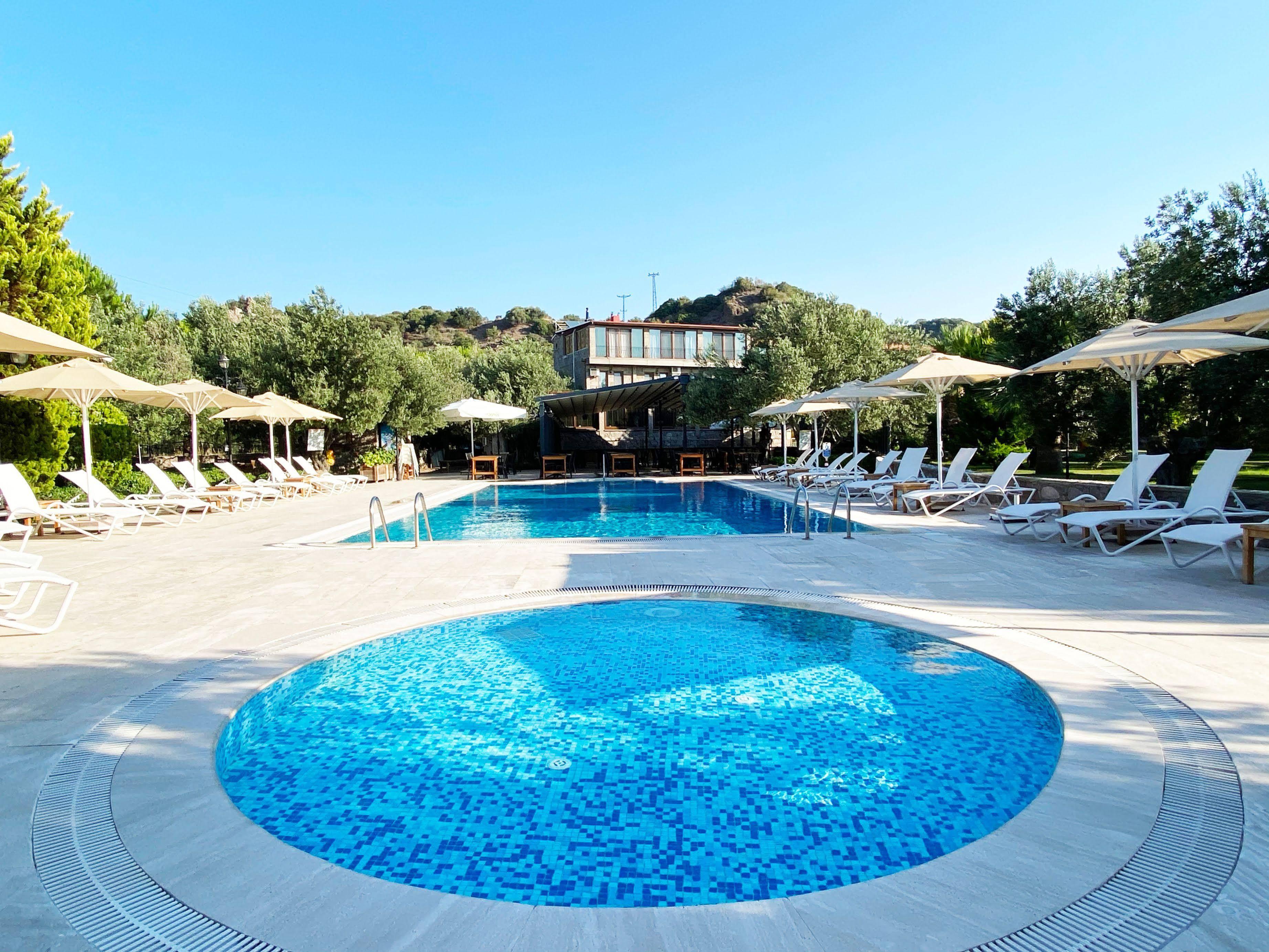 Assos Park Hotel Bagian luar foto