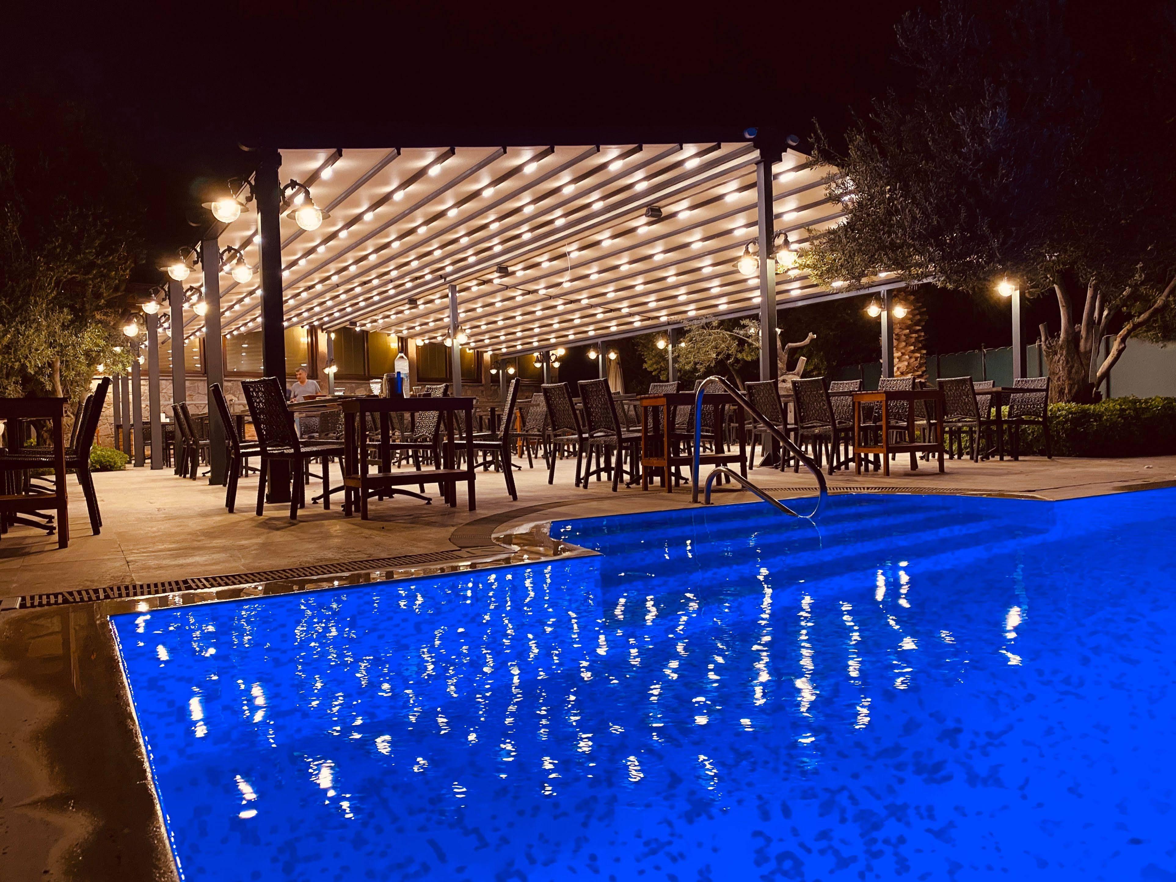 Assos Park Hotel Bagian luar foto