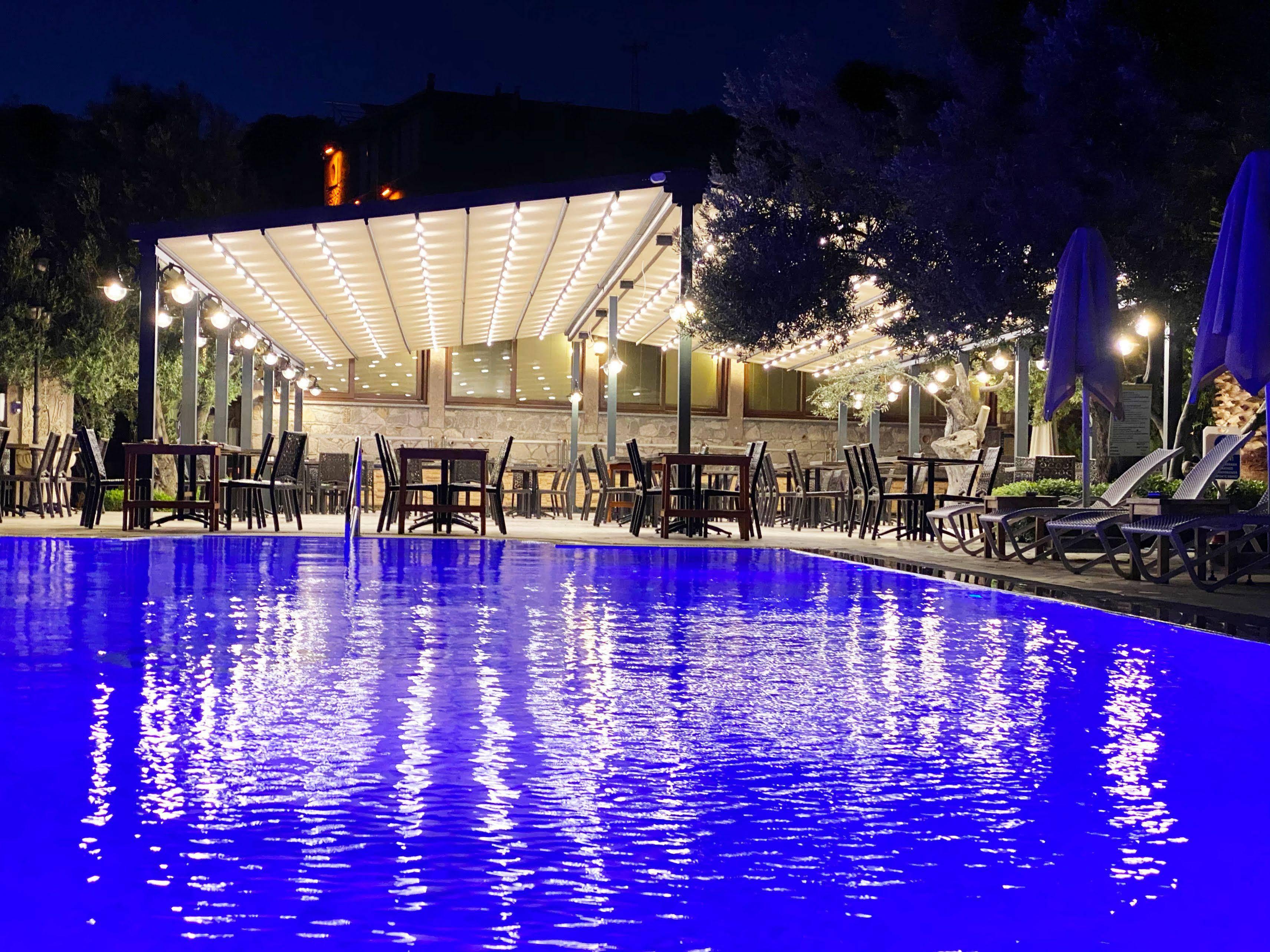 Assos Park Hotel Bagian luar foto