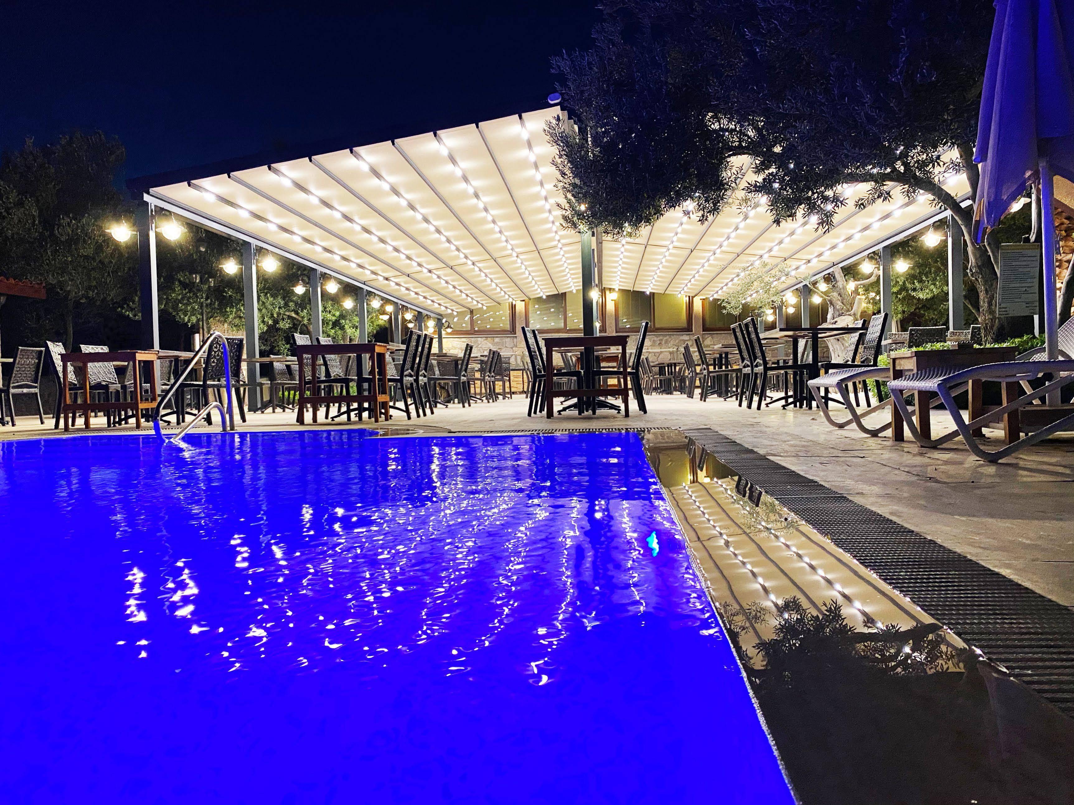 Assos Park Hotel Bagian luar foto