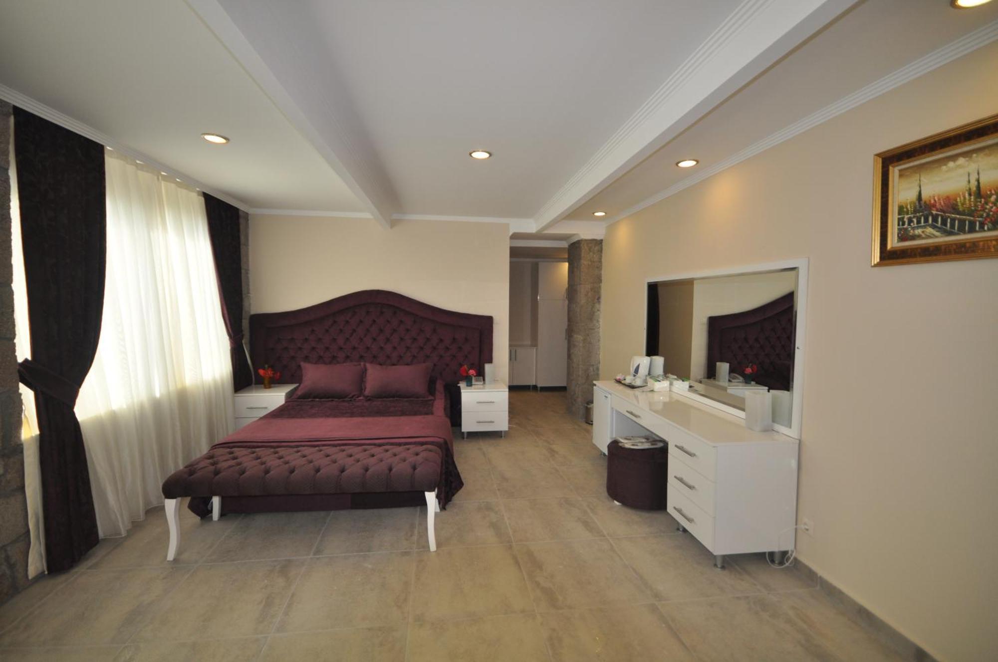 Assos Park Hotel Bagian luar foto