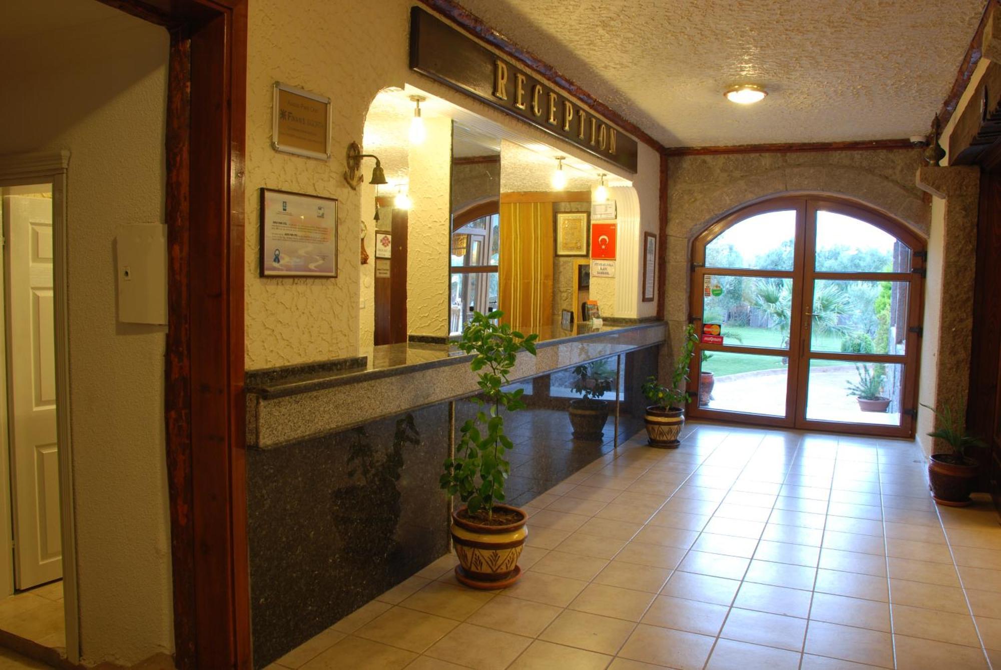 Assos Park Hotel Bagian luar foto