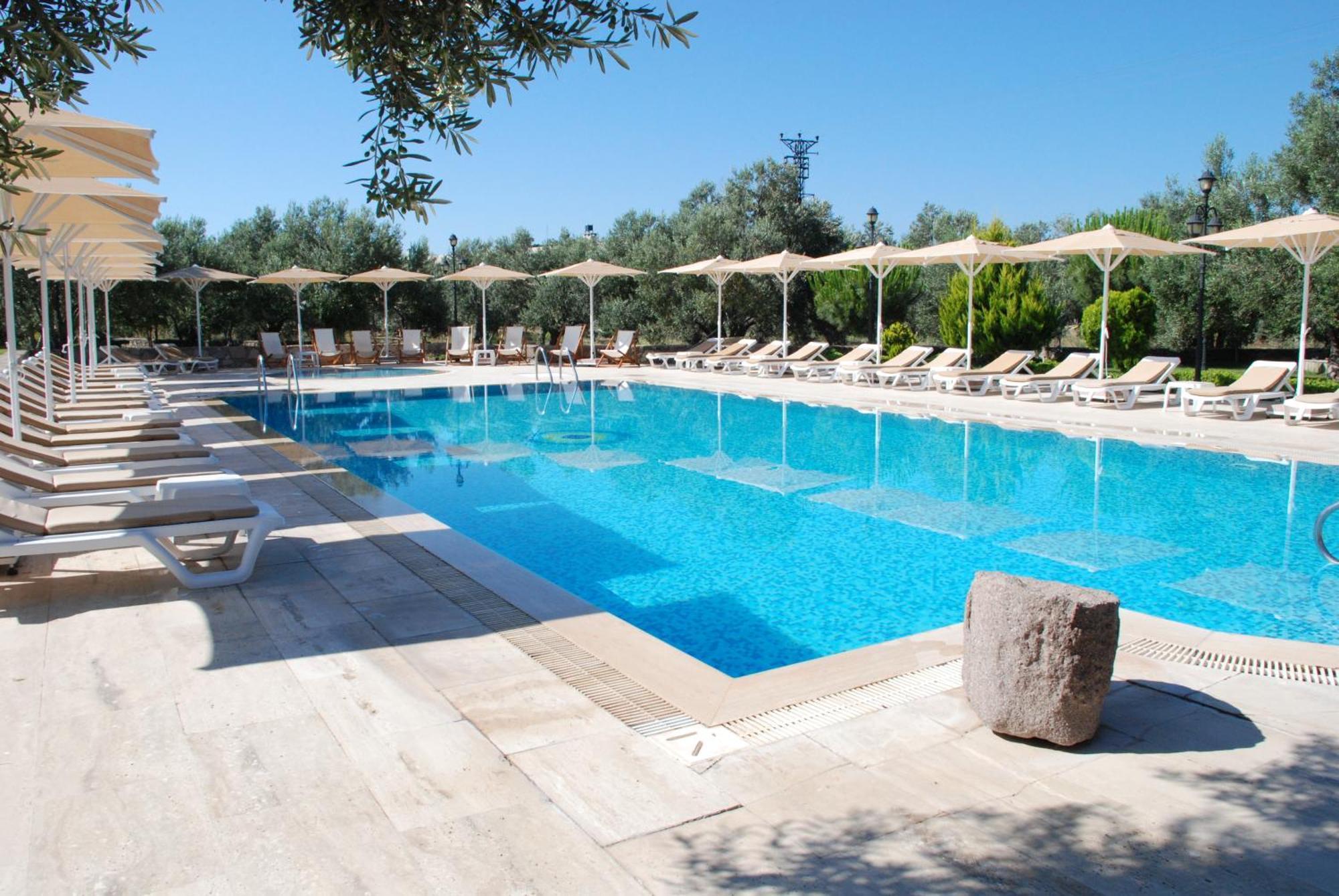 Assos Park Hotel Bagian luar foto