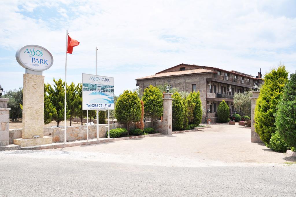 Assos Park Hotel Bagian luar foto