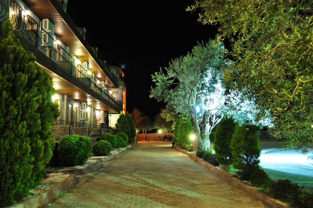 Assos Park Hotel Bagian luar foto